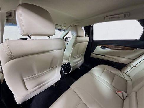 Used 2018 Cadillac XTS Luxury image 10
