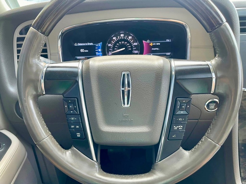 Used 2015 Lincoln Navigator 2WD image 33