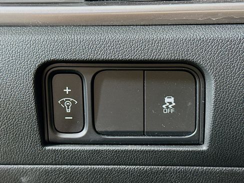 Used 2024 Kia Sorento S FWD image 17