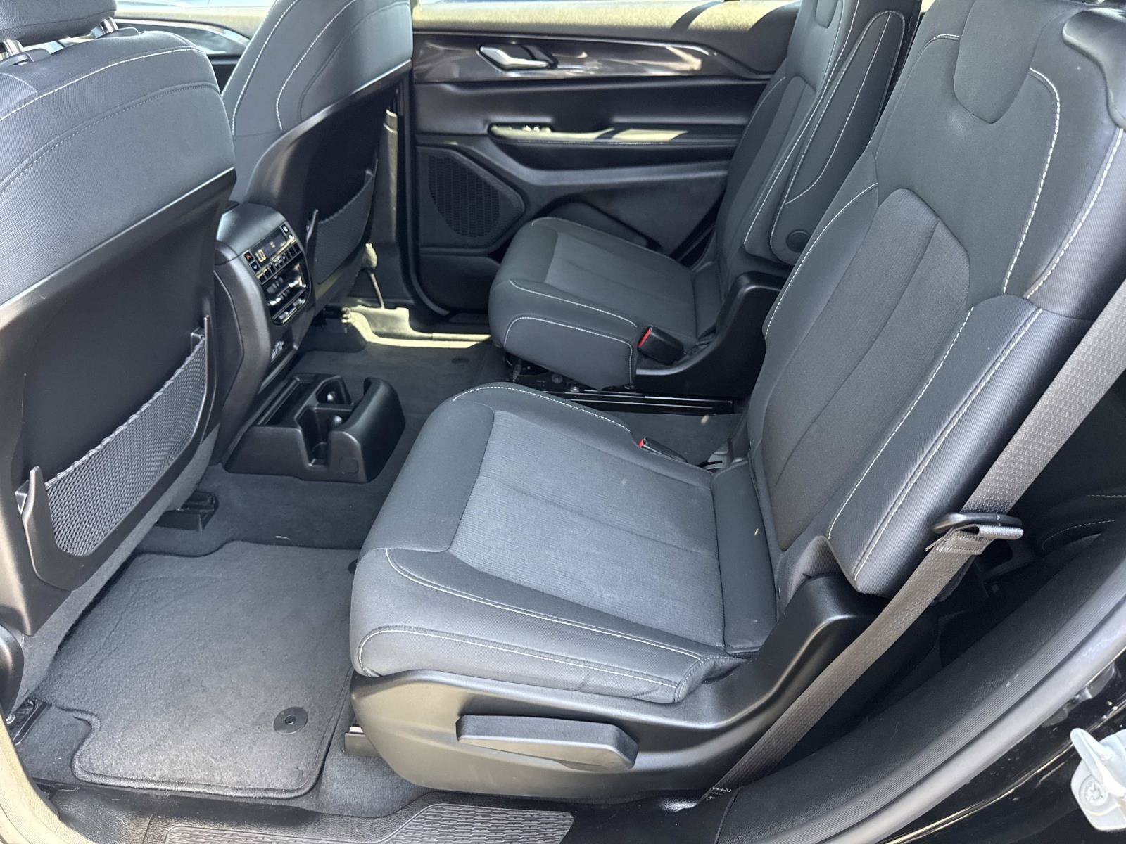 Used 2023 Jeep Grand Cherokee L Laredo AWD/4WD image 28