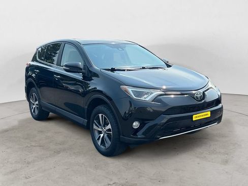 Used 2017 Toyota RAV4 XLE w/ Carpet Mat Package AWD/4WD image 3