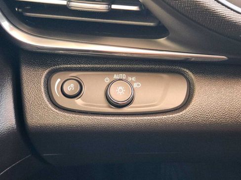 Used 2024 Buick Envista Preferred w/ Convenience I Package FWD image 24
