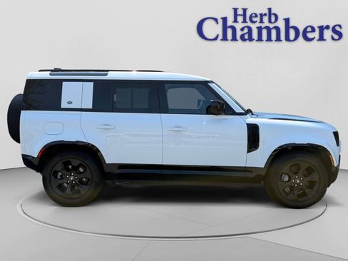 Used 2022 Land Rover Defender 110 X-Dynamic SE AWD/4WD image 5
