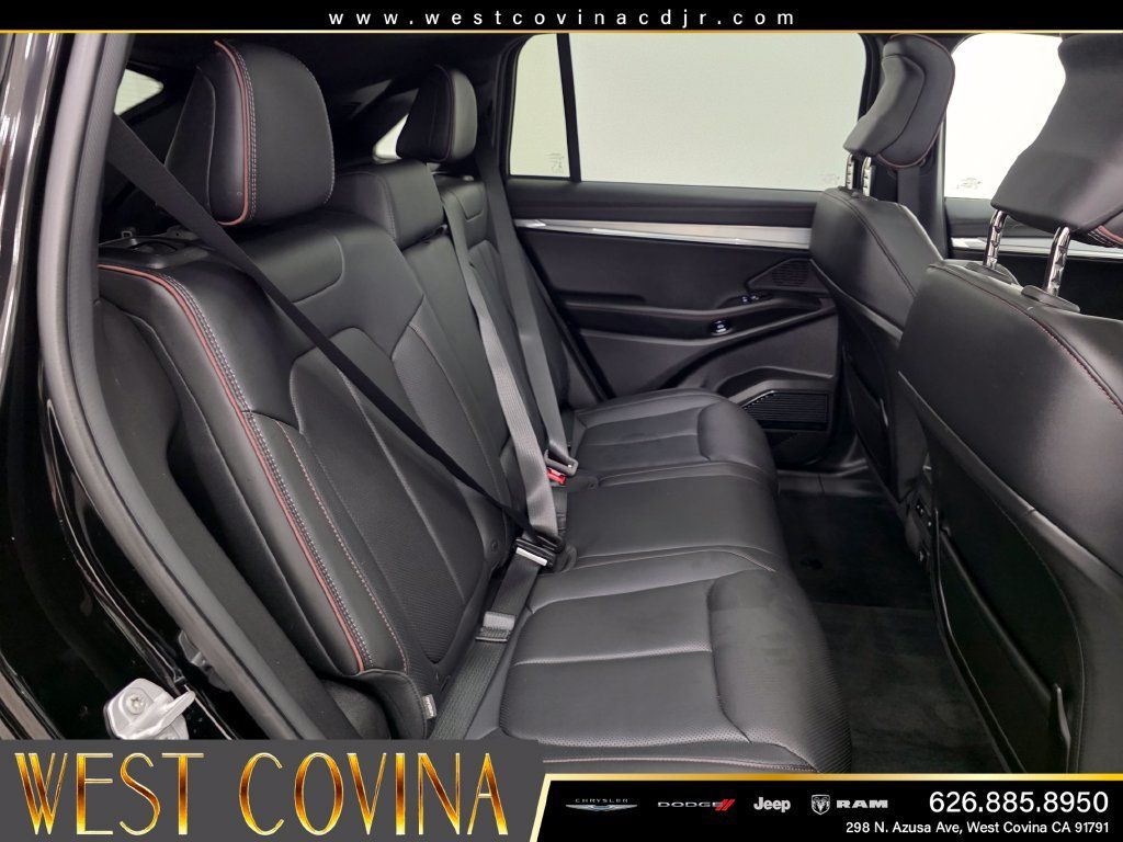 Used 2024 Jeep Wagoneer Launch Edition AWD/4WD image 13