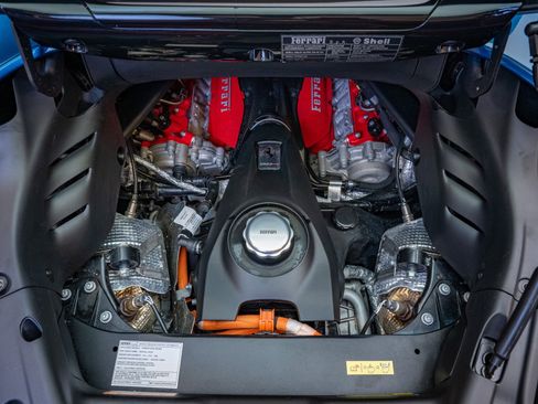 Used 2025 Ferrari SF90 Spider image 24