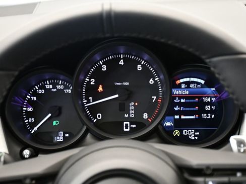 Certified 2026 Porsche Macan AWD/4WD image 30