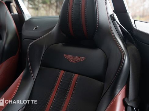 Used 2021 Aston Martin V8 Vantage Roadster image 21