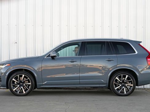 Used 2020 Volvo XC90 T6 Momentum image 8