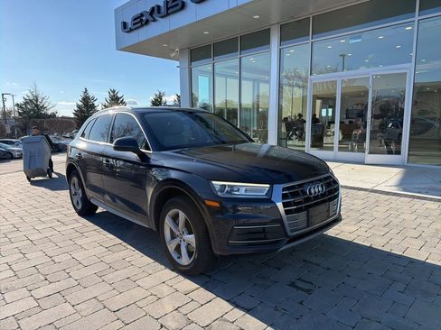 Used 2020 Audi Q5 2.0T Premium w/ Convenience Package image 3