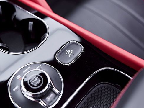 Used 2023 Bentley Bentayga AWD/4WD image 75