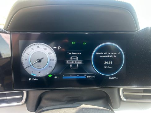Used 2023 Hyundai Elantra Limited FWD image 21