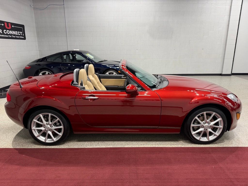 Used 2012 MAZDA MX-5 Miata Grand Touring w/ Premium Pkg RWD image 11