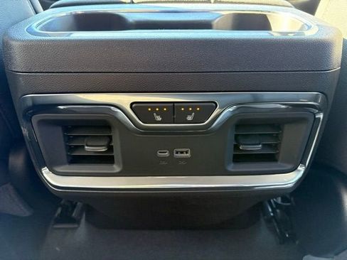 New 2026 GMC Sierra 1500 SLT image 18