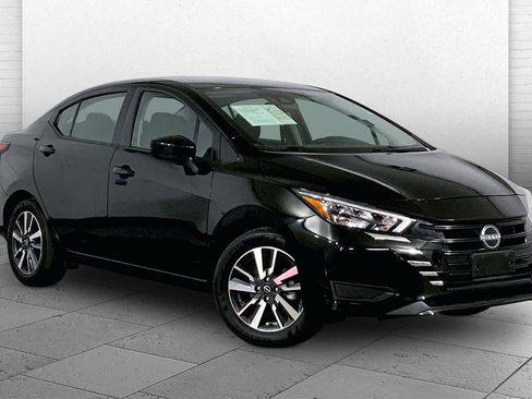 Used 2025 Nissan Versa SV FWD image 1