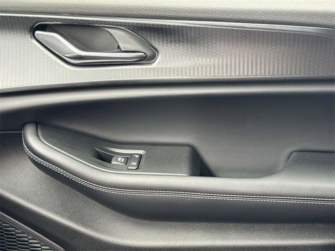 New 2025 Jeep Grand Cherokee Altitude image 26