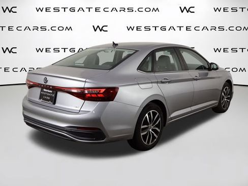 Used 2025 Volkswagen Jetta SE FWD image 46