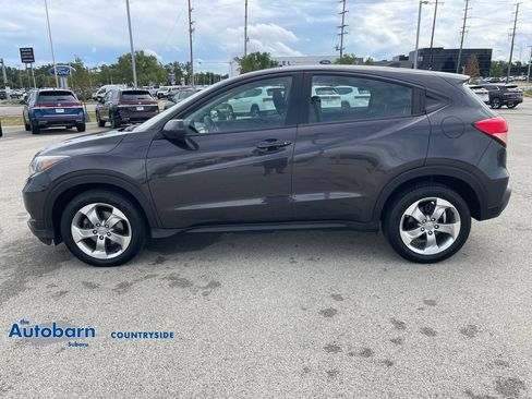 Used 2018 Honda HR-V LX image 2