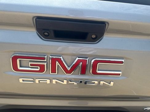 Used 2024 GMC Canyon AT4 w/ Technology Package AWD/4WD image 8