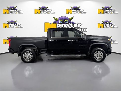 Used 2020 Chevrolet Silverado 3500 High Country w/ Technology Package image 4