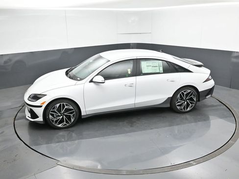 New 2025 Hyundai Ioniq 6 SEL RWD image 19