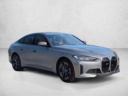 Used 2023 BMW i4 eDrive40 RWD image 3