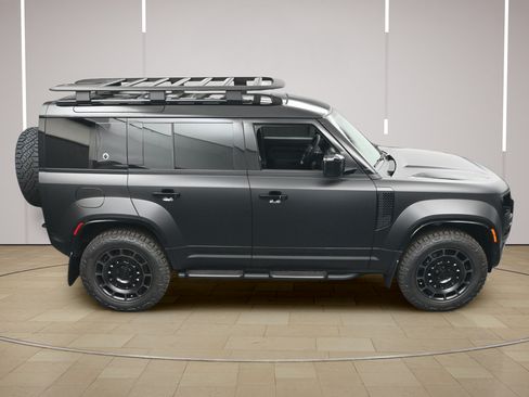 New 2026 Land Rover Defender 110 AWD/4WD image 34