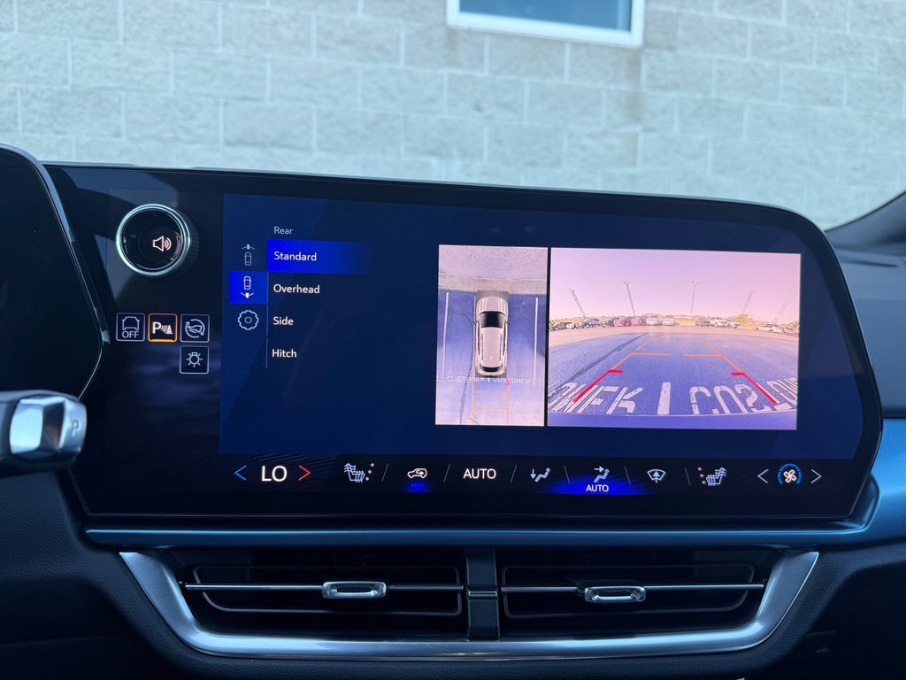 Used 2024 Chevrolet Equinox EV LT AWD/4WD image 42