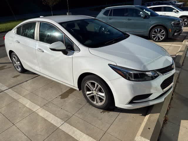 Used 2016 Chevrolet Cruze LT w/ Convenience Package FWD image 3