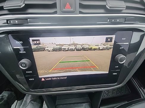 Certified 2024 Volkswagen Tiguan SEL R-Line image 19