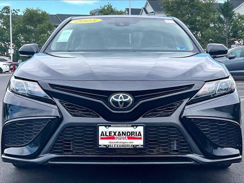 Used 2023 Toyota Camry SE w/ Audio Upgrade Package FWD image 3
