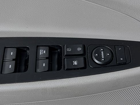 Used 2021 Hyundai Tucson SE image 17