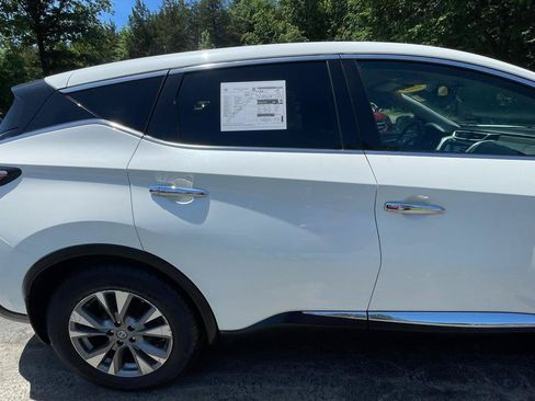 Used 2018 Nissan Murano S AWD/4WD image 12