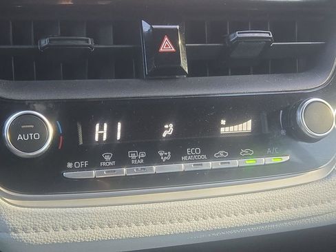 Used 2023 Toyota Corolla SE FWD image 34