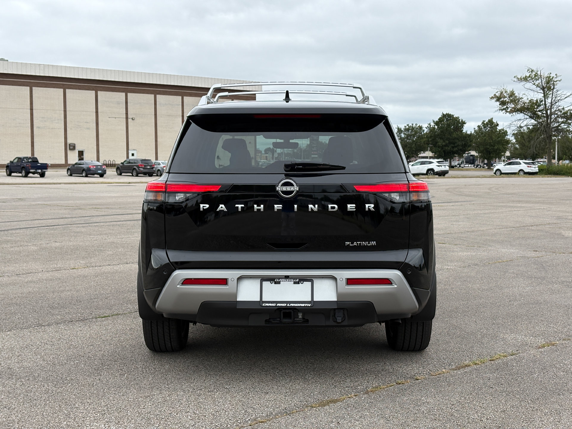 Used 2025 Nissan Pathfinder Platinum FWD image 7