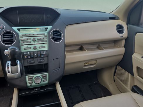 Used 2010 Honda Pilot Touring image 14