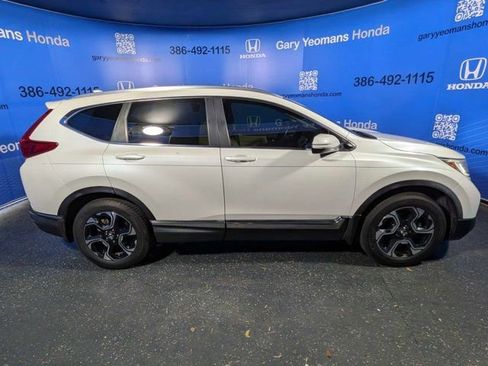 Used 2018 Honda CR-V Touring image 3