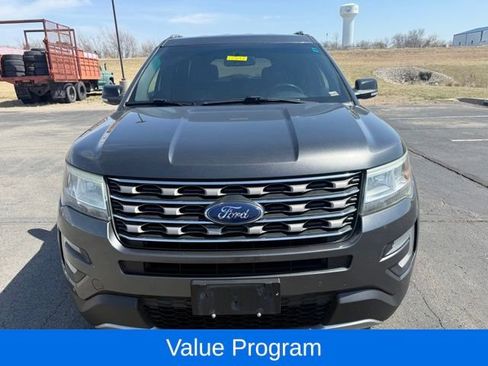Used 2016 Ford Explorer XLT w/ Equipment Group 202A image 2