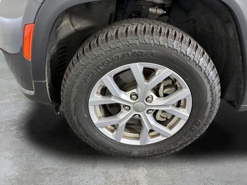 Used 2022 Jeep Grand Cherokee L Limited AWD/4WD image 15