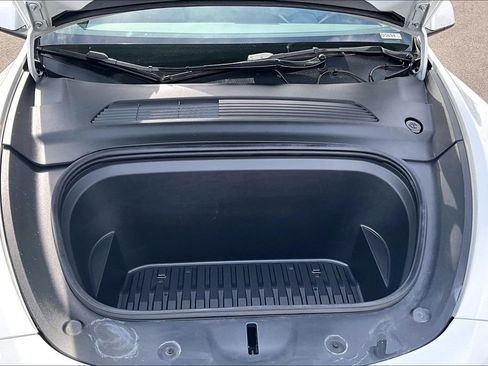 Used 2021 Tesla Model Y Long Range AWD/4WD image 10