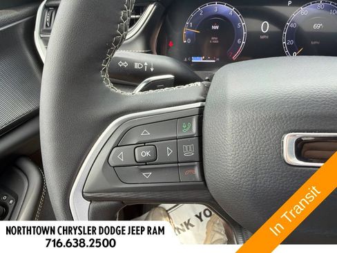 Used 2025 Jeep Grand Cherokee Laredo X w/ Luxury Tech Group I AWD/4WD image 17