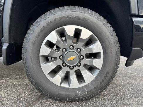 New 2026 Chevrolet Silverado 2500 Custom w/ Custom Value Package AWD/4WD image 9