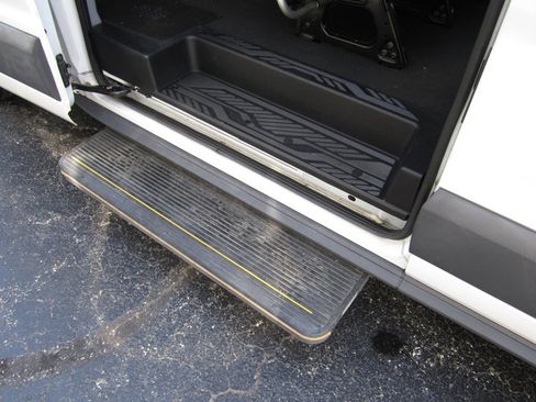 Used 2017 Ford Transit 350 XL image 16