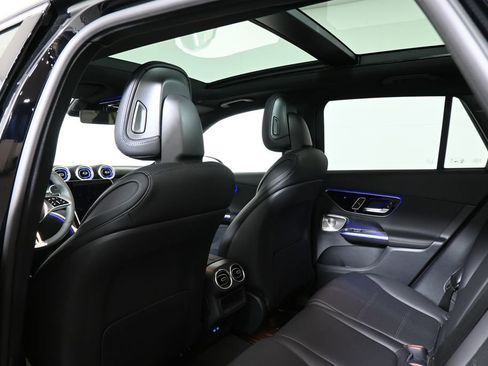 Used 2025 Mercedes-Benz GLC 350e 4MATIC image 33