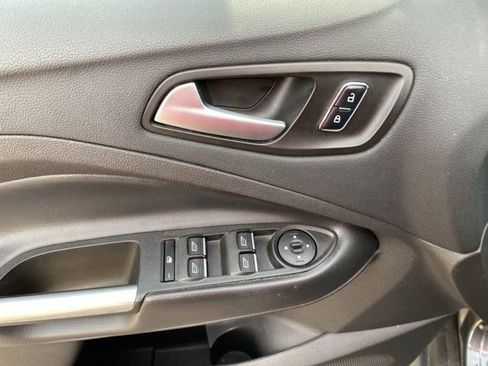 Used 2016 Ford C-MAX SE image 12