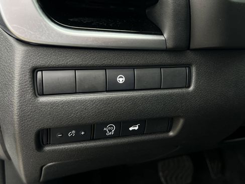 Certified 2025 Nissan Rogue SL image 13