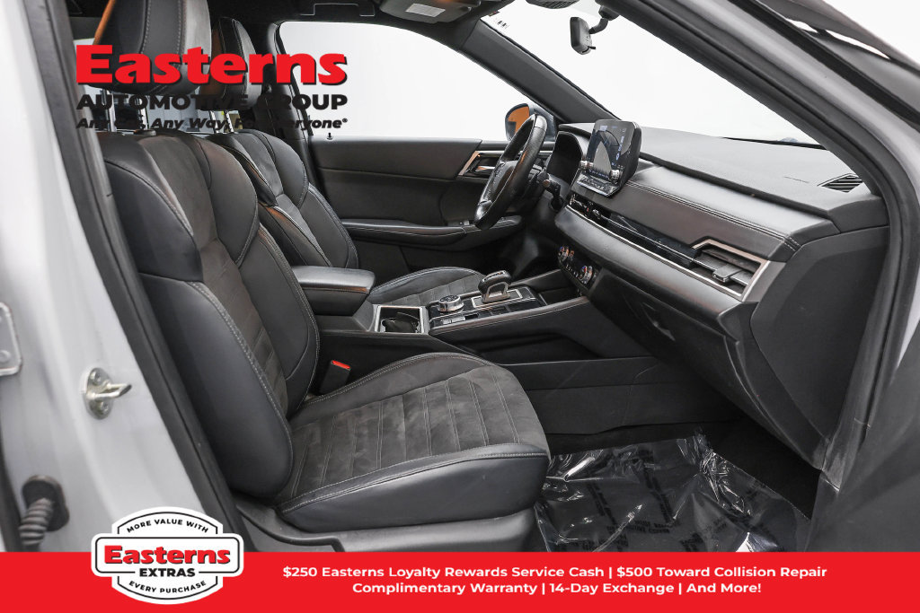 Used 2023 Mitsubishi Outlander SE Black Edition AWD/4WD image 24