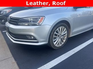 Used 2016 Volkswagen Jetta SEL image 1