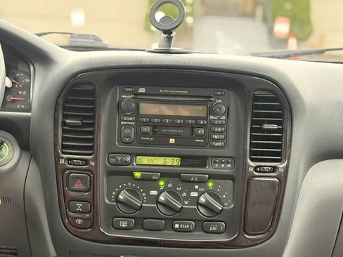 Used 2001 Toyota Land Cruiser AWD/4WD image 31