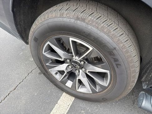 Used 2022 Chevrolet Tahoe Z71 w/ Luxury Package image 16