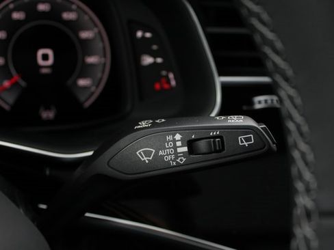 New 2025 Audi Q8 Premium image 16